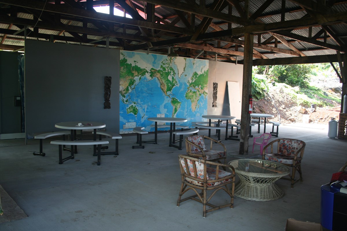 87-3460 Hawaii Belt Road Captain Cook, HI 96704 - Photo 12 of 25 a view of a patio with table and chairs and potted plants