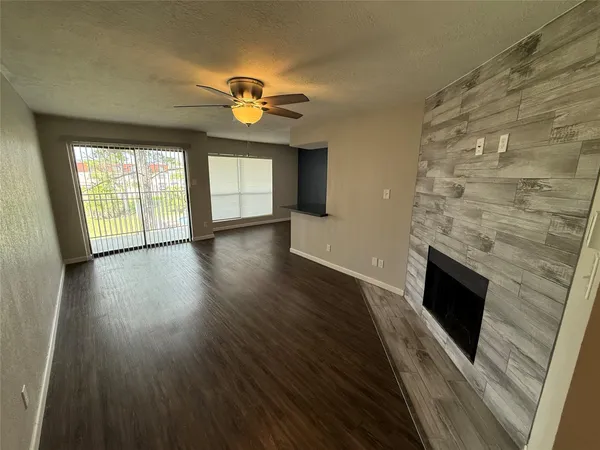 $140,000 | 4011 NASA Road 1, Unit 515, Seabrook, TX 77586