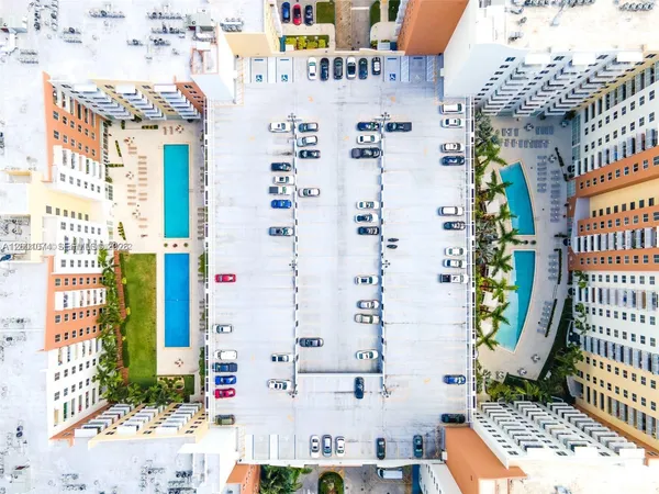 $2,500 | 2775 Northeast 187th Street, Unit 319, Aventura, FL 33180