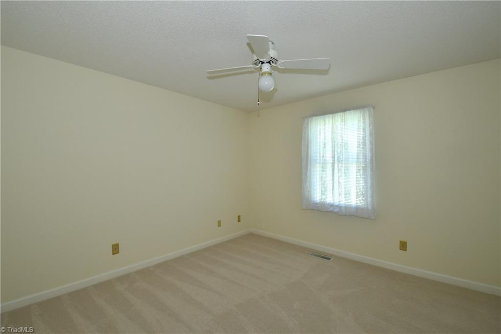2970 Kecoughtan Road Pfafftown, NC 27040 - Photo 10 of 24 Gallery Image 10
