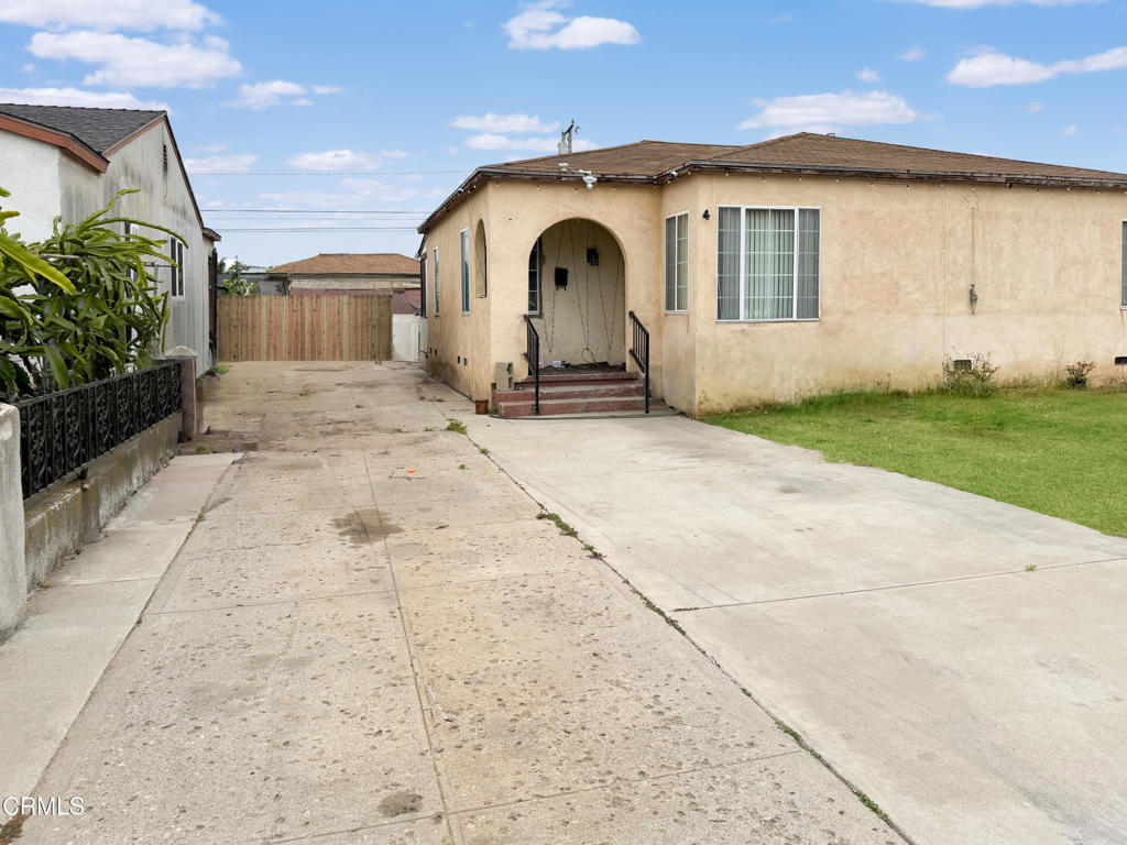 945 South E Street Oxnard, CA 93030 - Photo 2 of 7 Virtually Improved Photo
