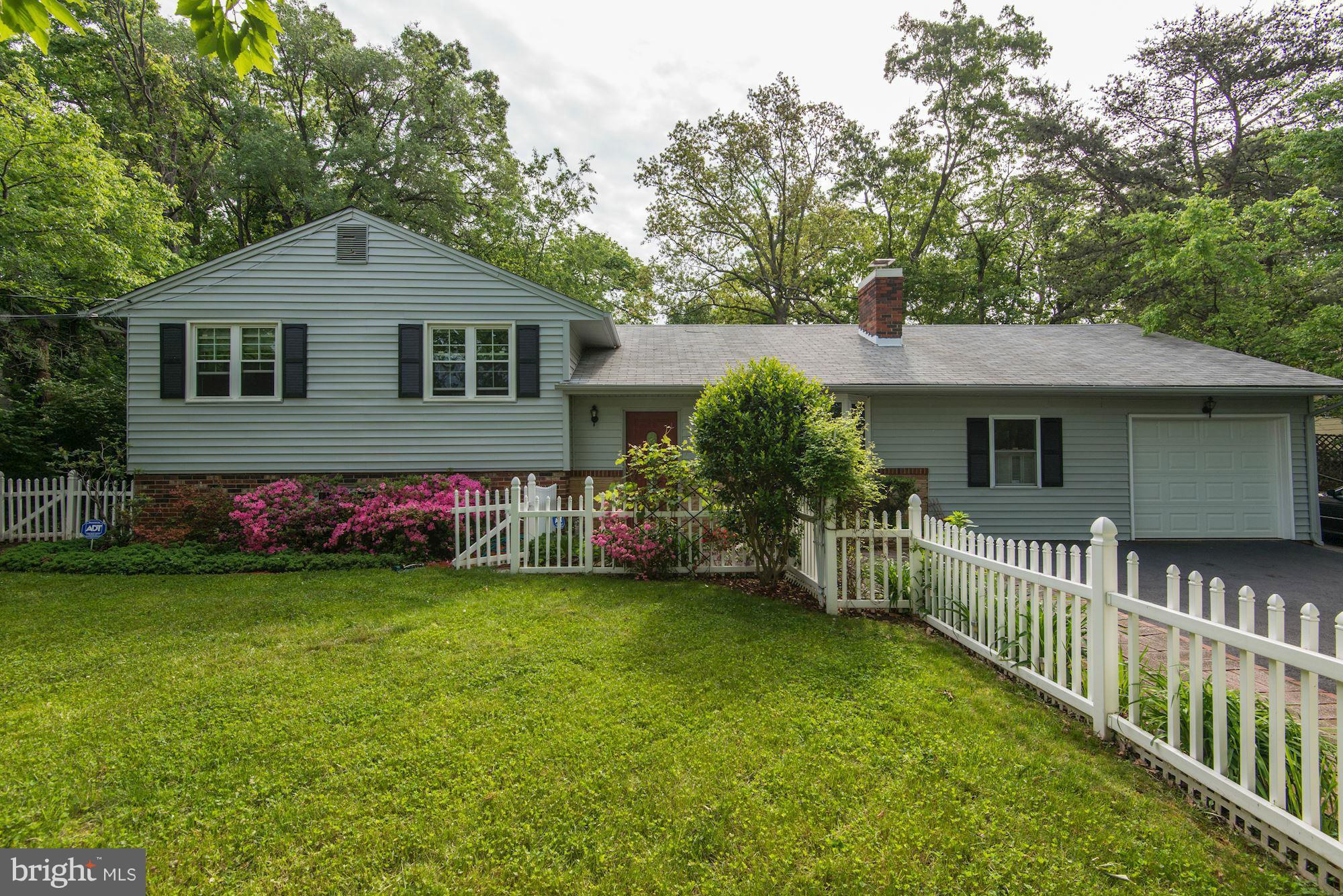 7113 Fort Hunt Road Alexandria, VA 22307 - Photo 1 of 30 Exterior (Front)