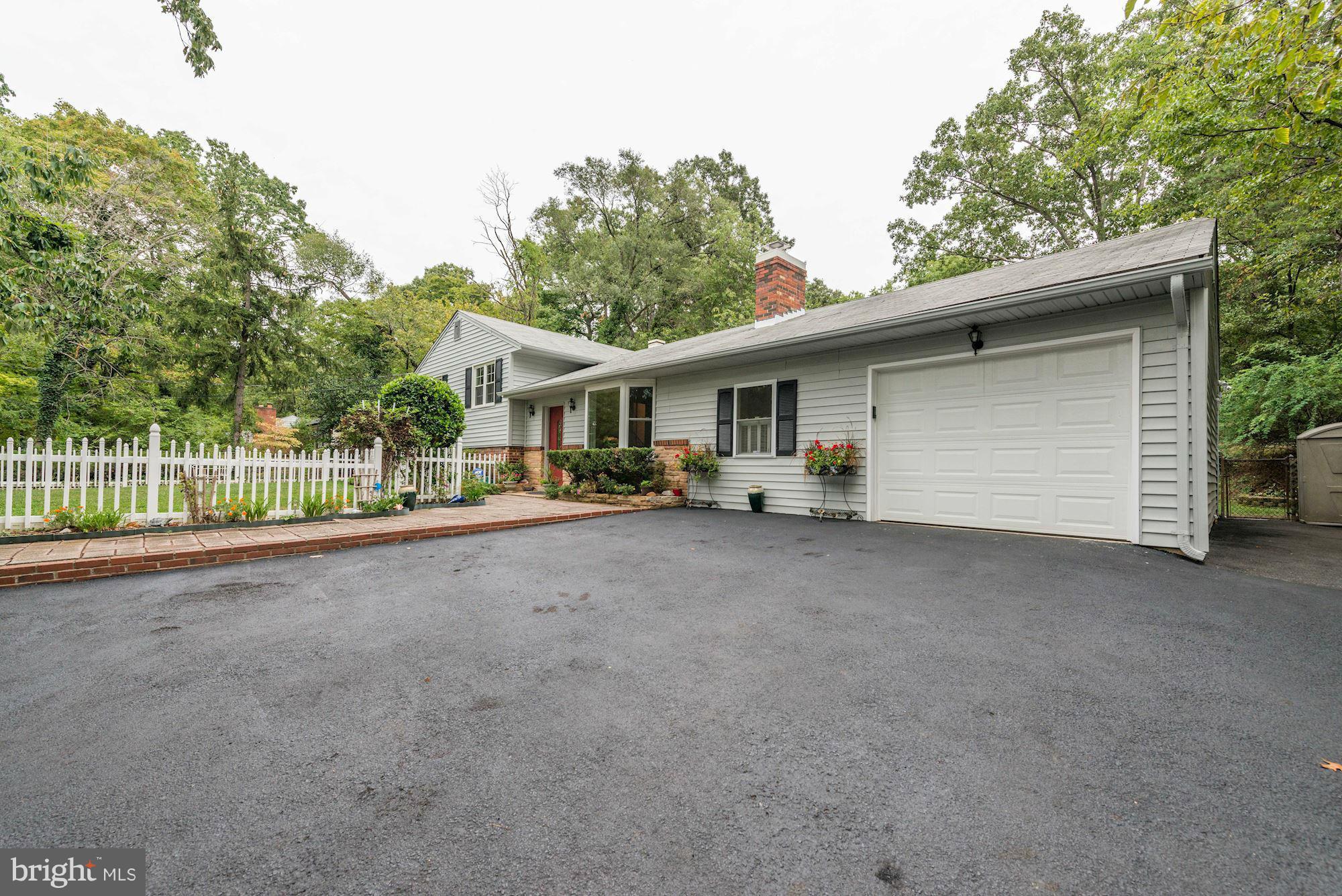 7113 Fort Hunt Road Alexandria, VA 22307 - Photo 2 of 30 Exterior (Front)