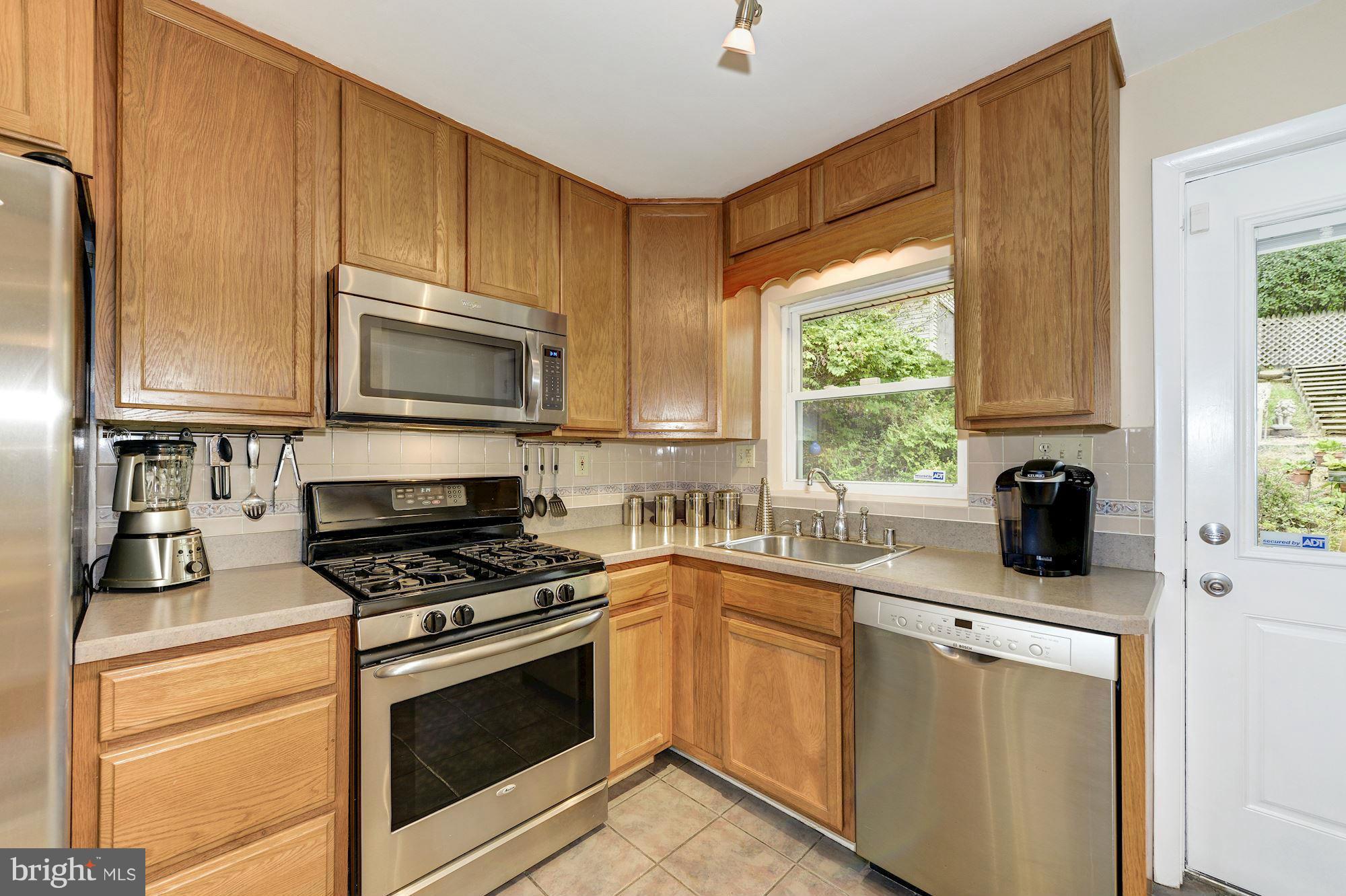 7113 Fort Hunt Road Alexandria, VA 22307 - Photo 11 of 30 Kitchen