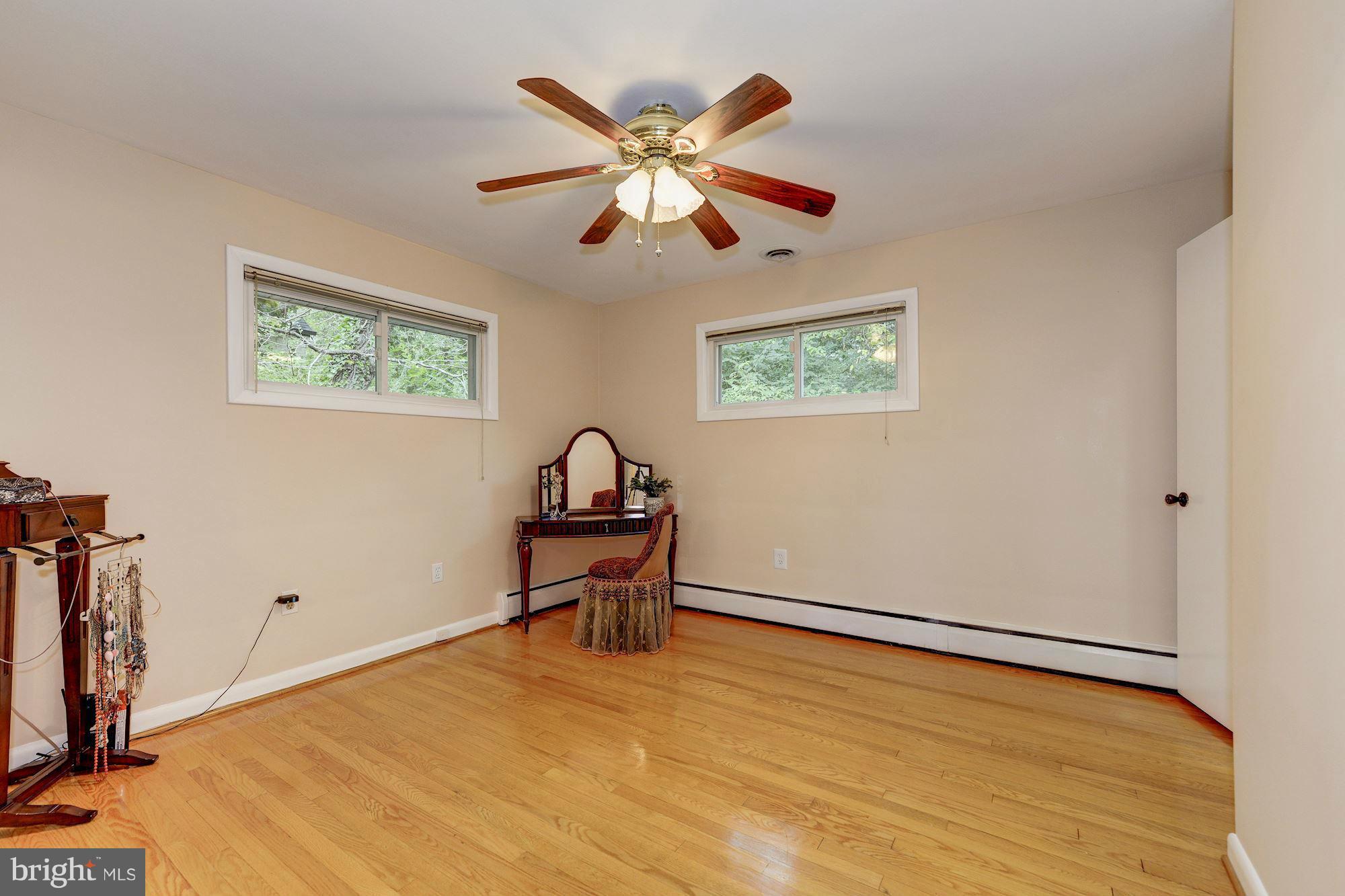 7113 Fort Hunt Road Alexandria, VA 22307 - Photo 14 of 30 Bedroom (Master)