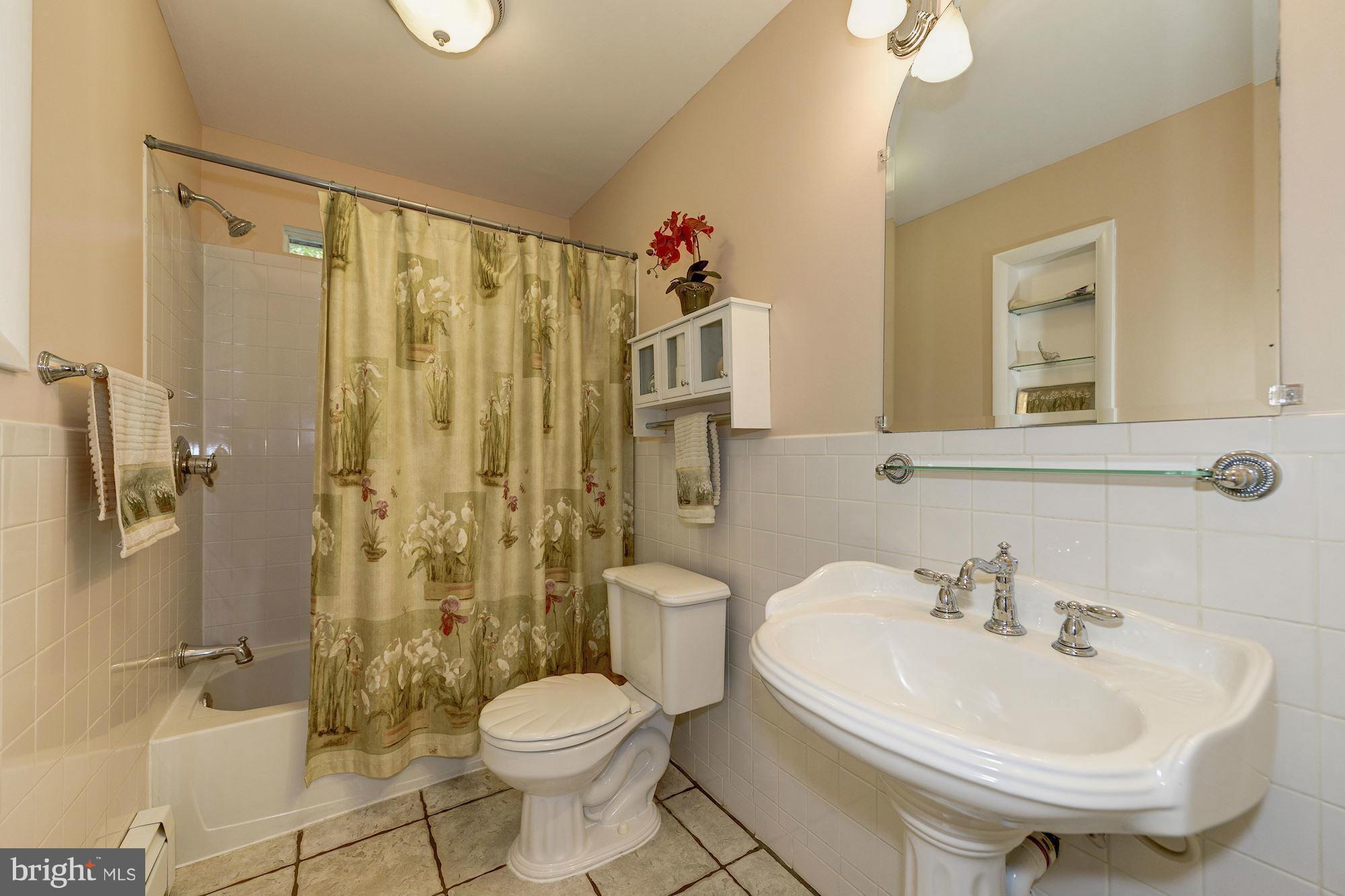 7113 Fort Hunt Road Alexandria, VA 22307 - Photo 18 of 30 Bath