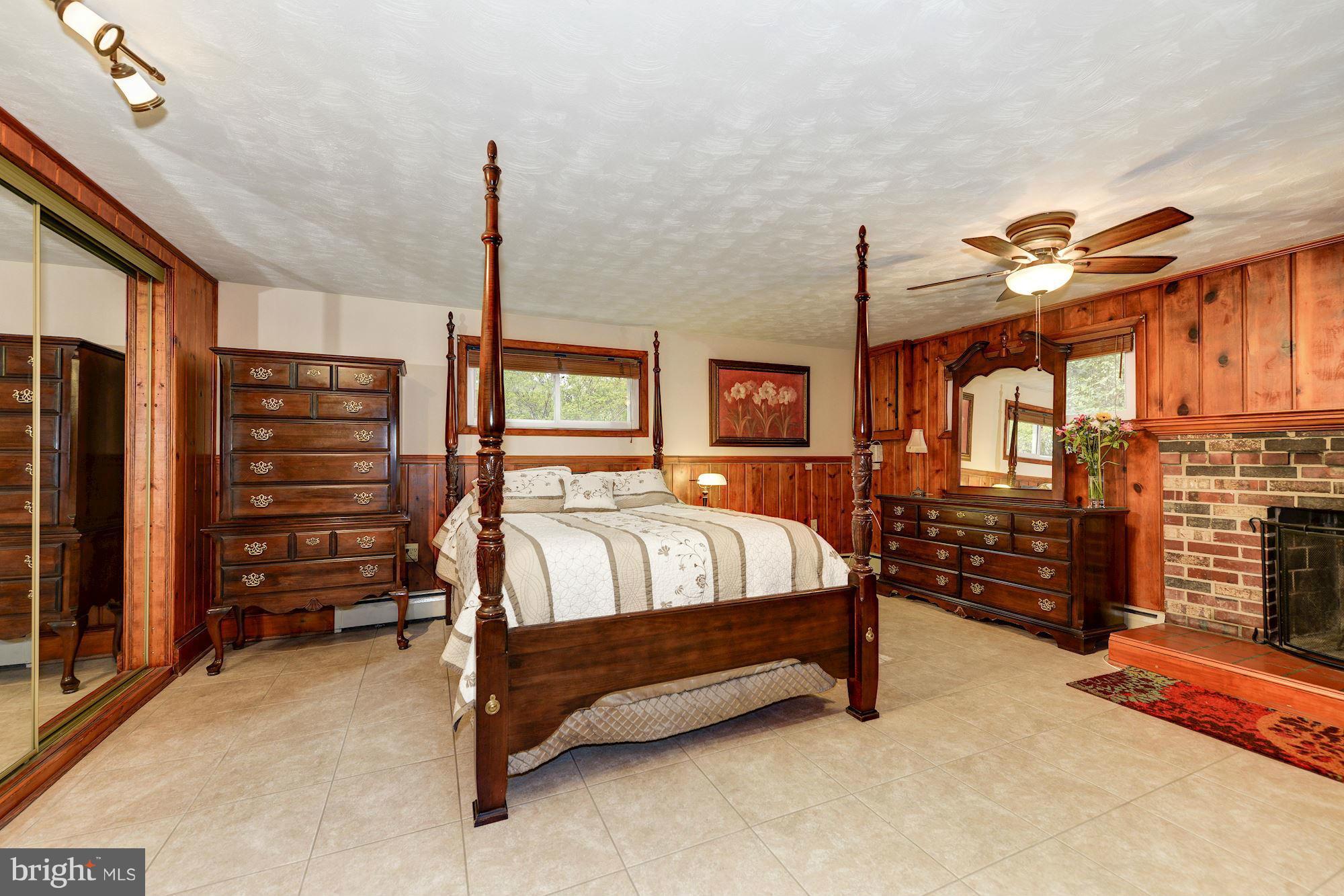 7113 Fort Hunt Road Alexandria, VA 22307 - Photo 19 of 30 Bedroom (Master)