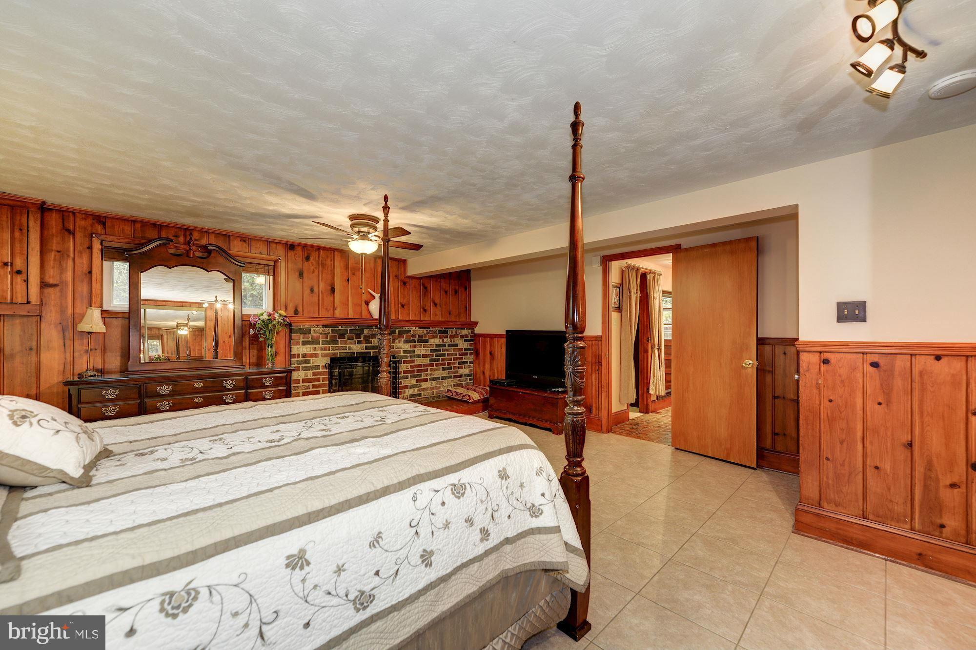 7113 Fort Hunt Road Alexandria, VA 22307 - Photo 20 of 30 Bedroom (Master)