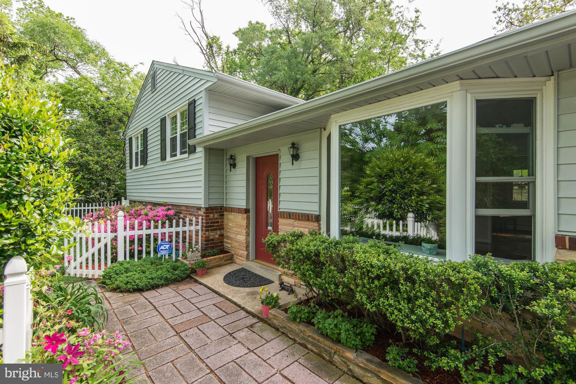 7113 Fort Hunt Road Alexandria, VA 22307 - Photo 3 of 30 Exterior (Front)