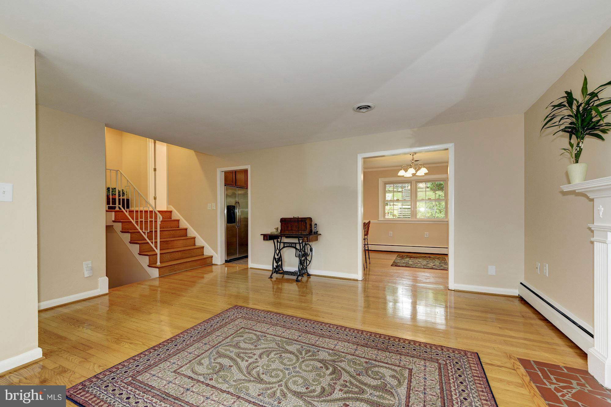 7113 Fort Hunt Road Alexandria, VA 22307 - Photo 6 of 30 Family Room