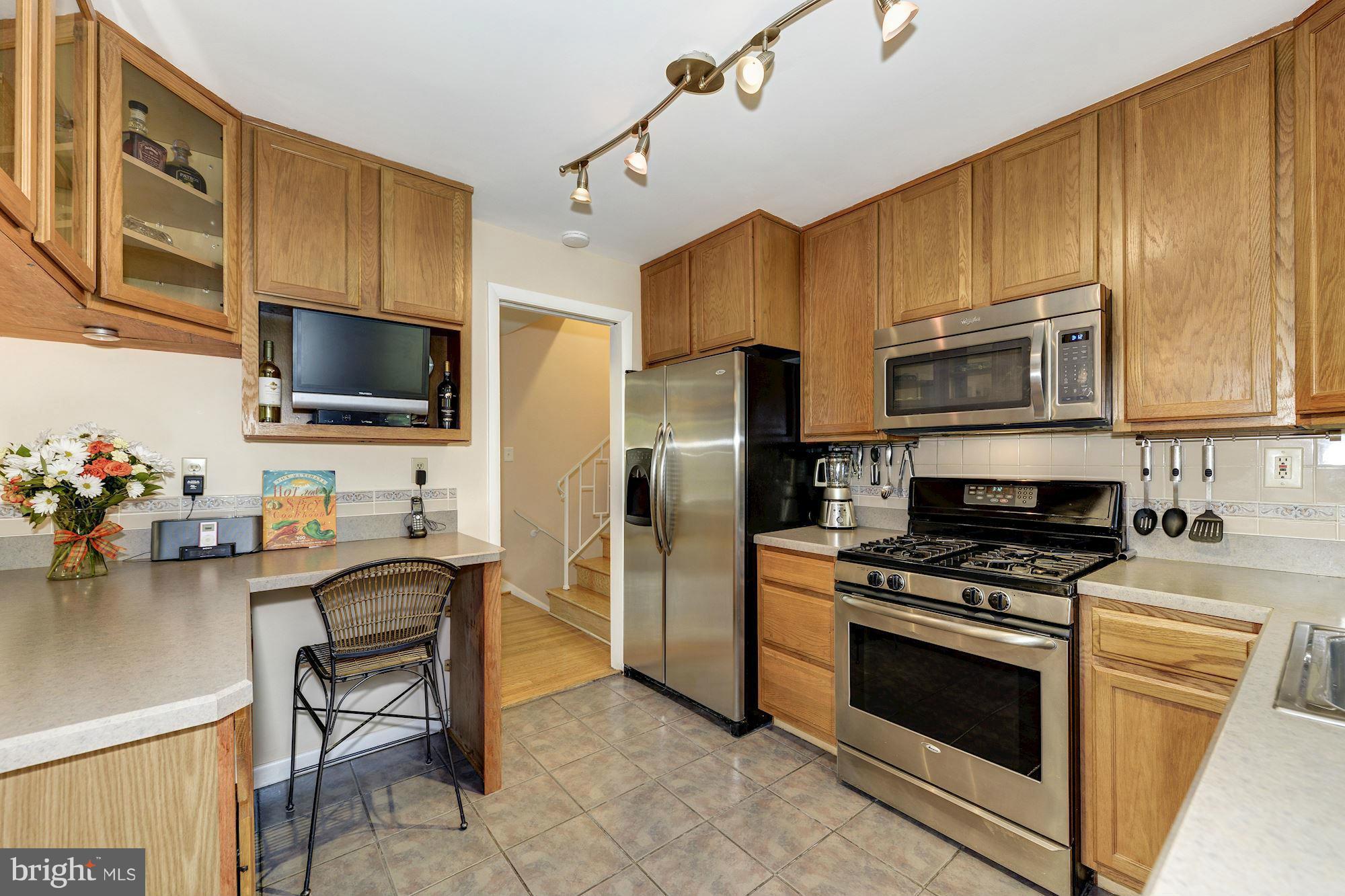7113 Fort Hunt Road Alexandria, VA 22307 - Photo 9 of 30 Kitchen