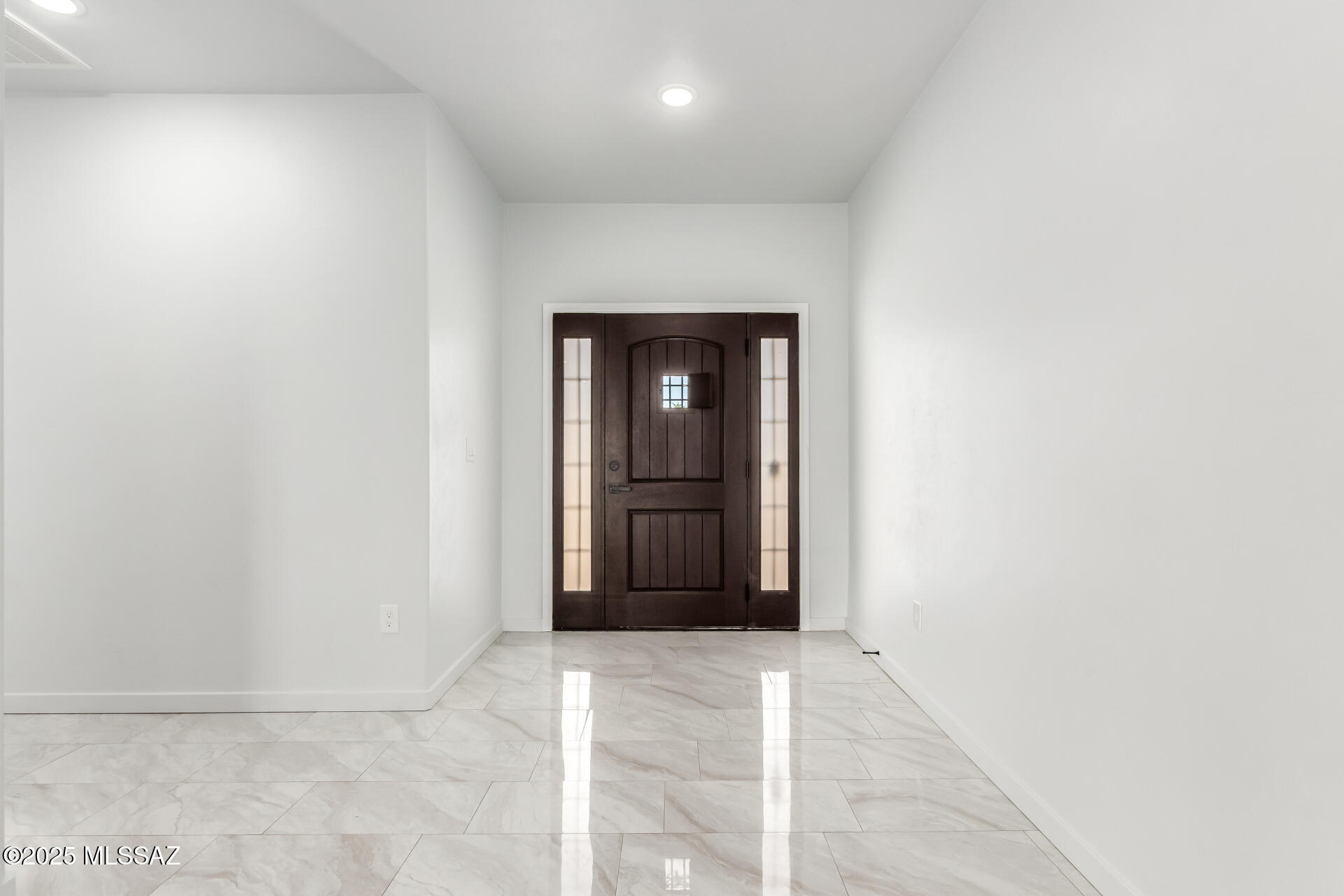 402 Cancun Court Rio Rico, AZ 85648 - Photo 6 of 37 Gallery Image 6
