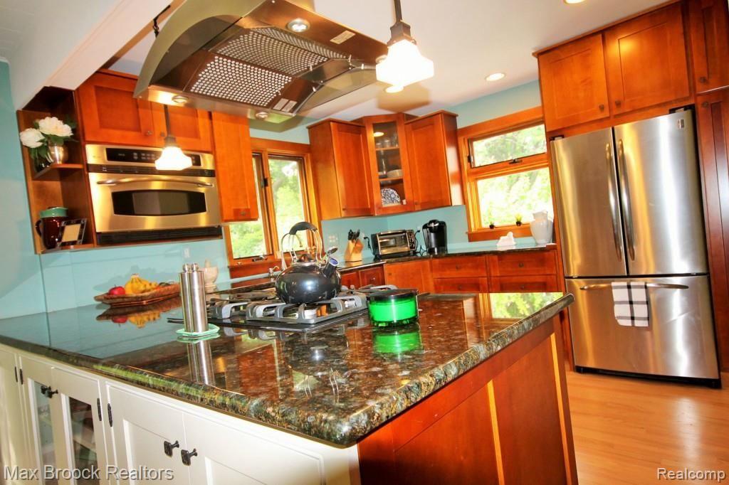 2830 Bembridge Road Royal Oak, MI 48073 - Photo 15 of 42 15.jpg