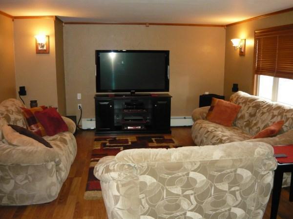 Living Room. wood laminate flooring