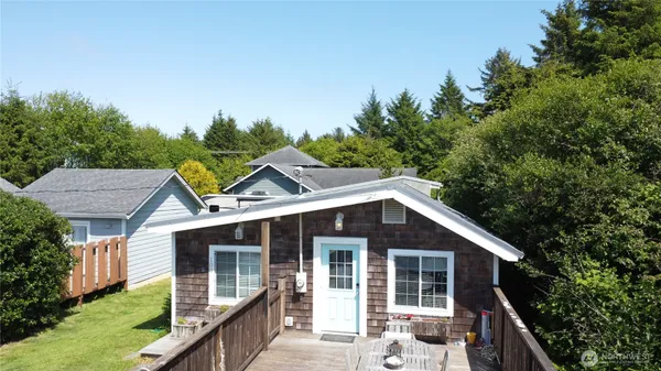 $545,000 | 100 1st Street North, Pacific Beach, WA 98571