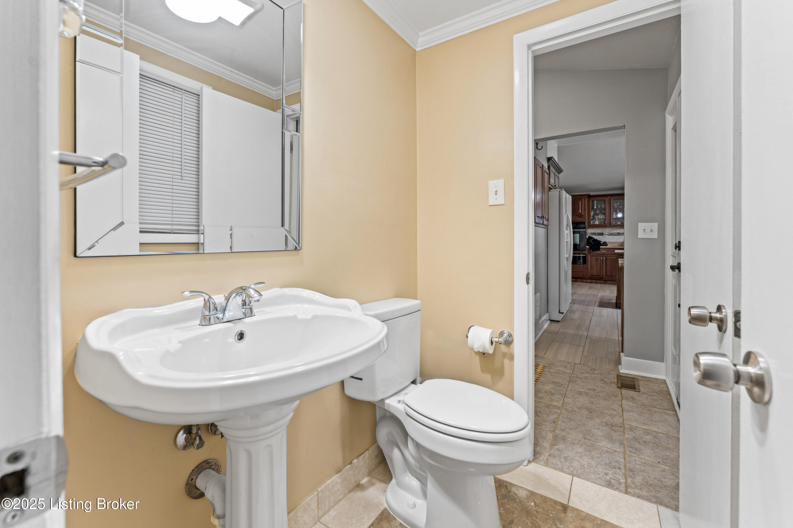 1900 Janlyn Road Louisville, KY 40299 - Photo 19 of 38 DSC00406