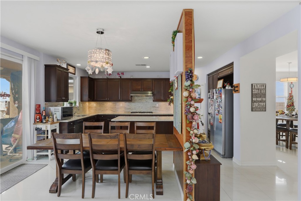 15979 Skyridge Drive Riverside, CA 92503 - Photo 20 of 59