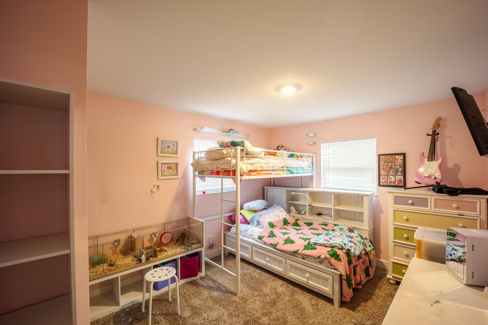6458 Faircrest Road Columbus, OH 43229 - Photo 8 of 40 R6__4927-HDR (Large)