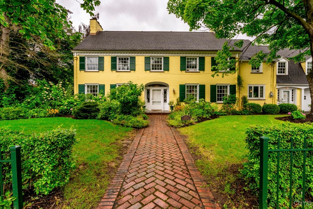 201 Brattle Road Syracuse, NY 13203 - Photo 1 of 1