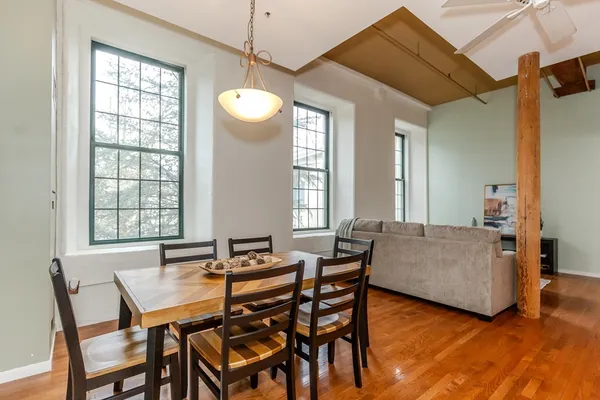 $279,000 | 15 Higgins Street, Unit 201, Smithfield, RI 02917