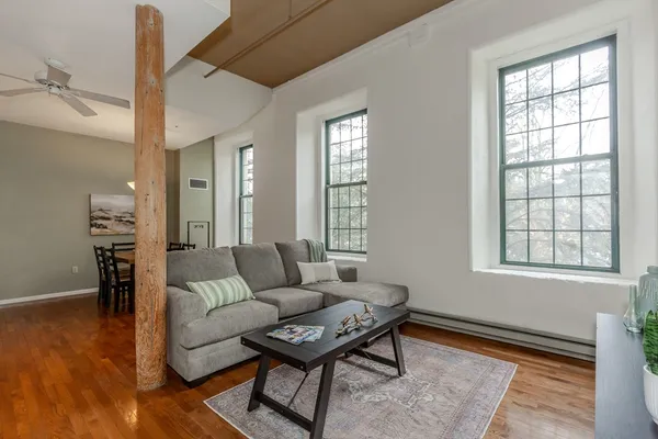 $279,000 | 15 Higgins Street, Unit 201, Smithfield, RI 02917