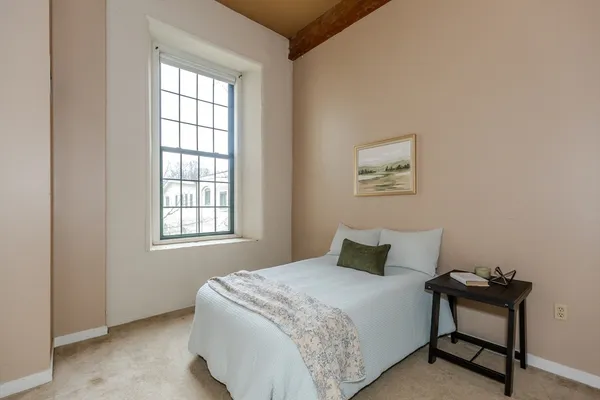 $279,000 | 15 Higgins Street, Unit 201, Smithfield, RI 02917