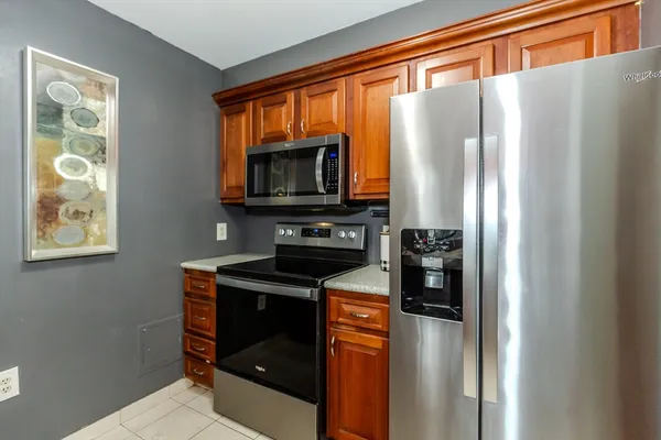 $279,000 | 15 Higgins Street, Unit 201, Smithfield, RI 02917