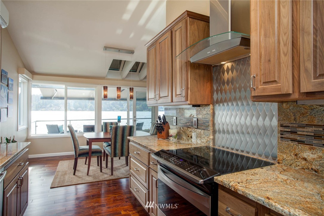6837 Ripley Ln S East Renton, WA 98056 - Photo 5 of 25