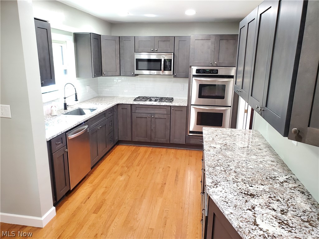 2448 Dysart Road Cleveland, OH 44118 - Photo 14 of 35 Gallery Image 14