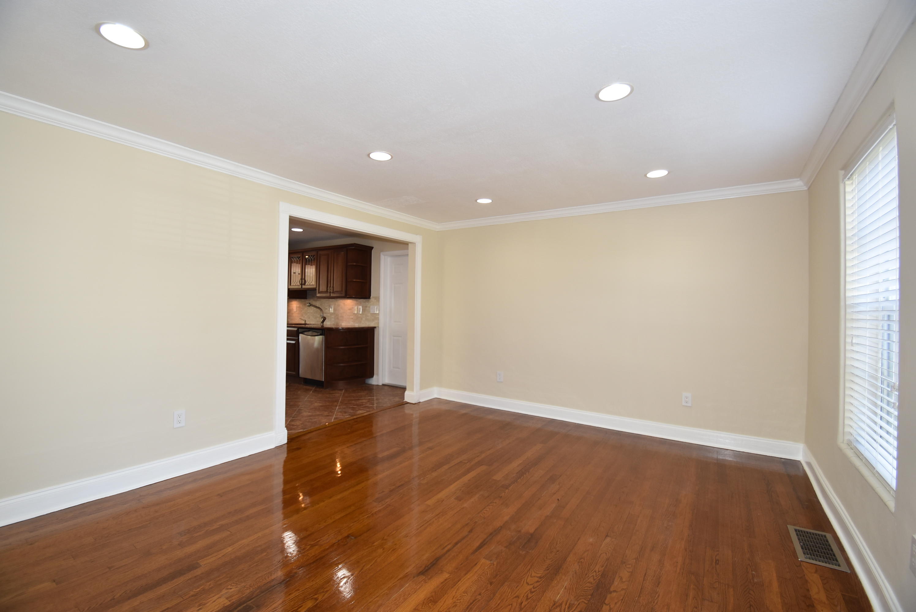 320 Colonial Road West Palm Beach, FL 33405 - Photo 12 of 36 320 Colonial Rd