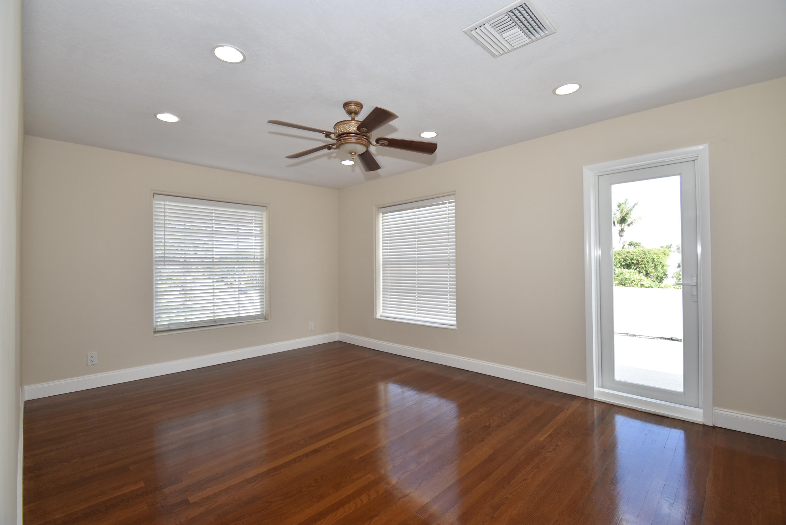 320 Colonial Road West Palm Beach, FL 33405 - Photo 22 of 36 320 Colonial Rd
