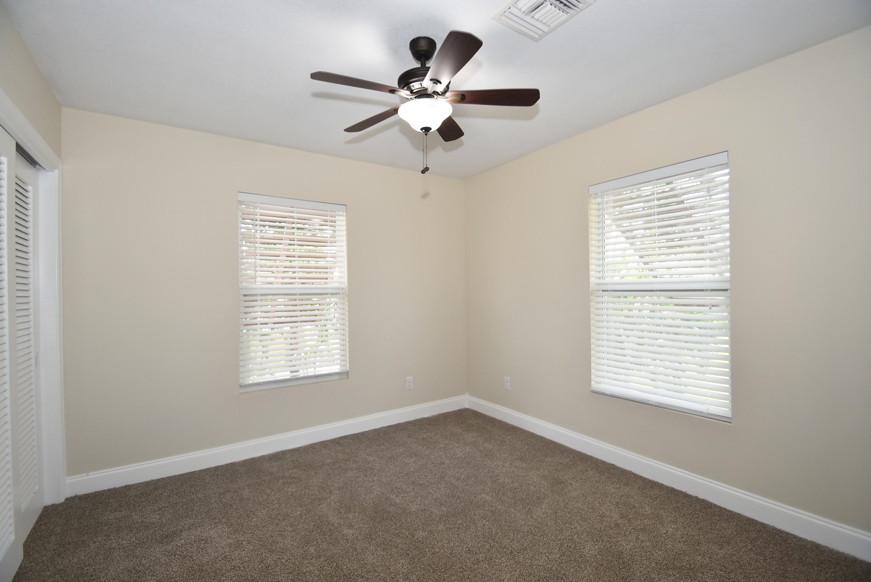 320 Colonial Road West Palm Beach, FL 33405 - Photo 29 of 36 320 Colonial Rd