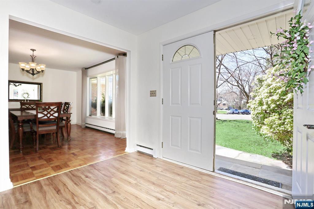 7 Tufts Court Paramus, NJ 07652 - Photo 6 of 50 a view of a livingroom with furniture and garden