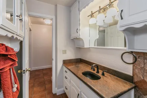 $299,000 | 5828 Westcrest Drive West, Edgecliff Village, TX 76134