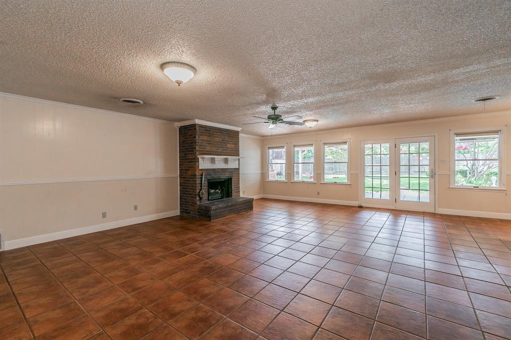 5828 Westcrest Drive West Edgecliff Village, TX 76134 - Photo 5 of 38