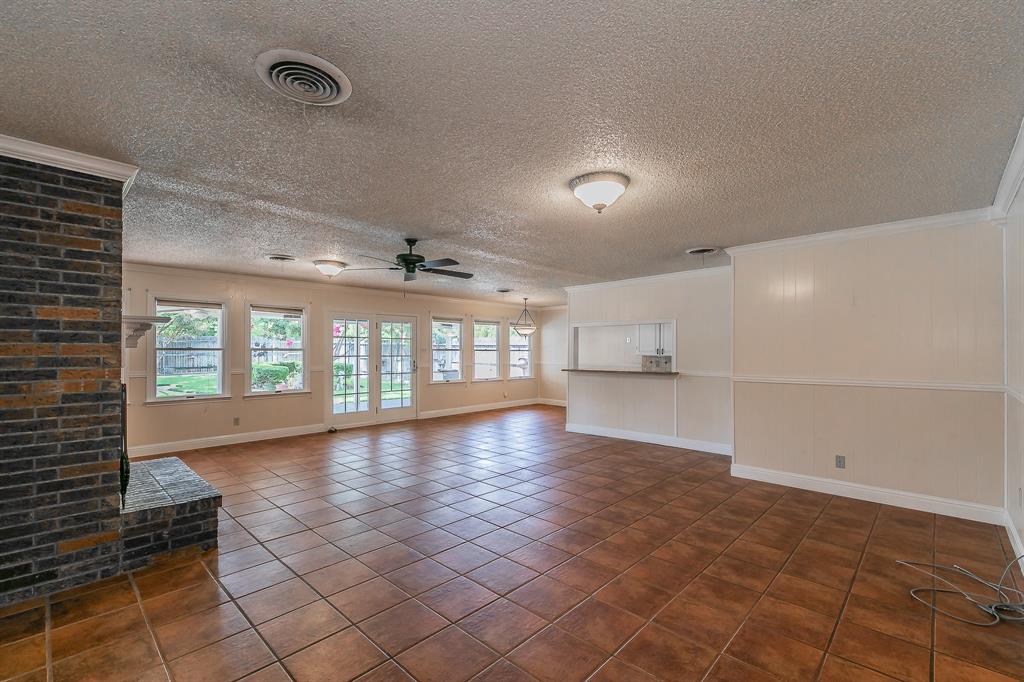 5828 Westcrest Drive West Edgecliff Village, TX 76134 - Photo 6 of 38