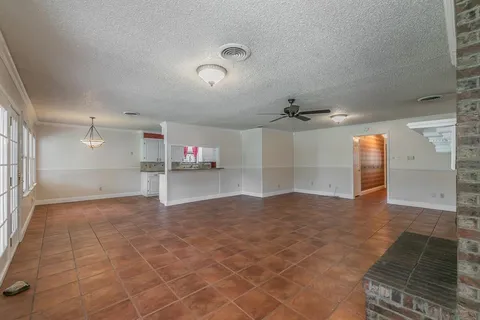 $299,000 | 5828 Westcrest Drive West, Edgecliff Village, TX 76134