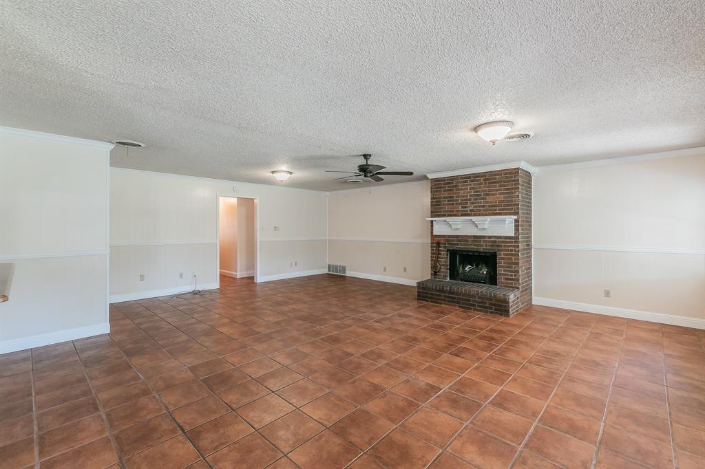 5828 Westcrest Drive West Edgecliff Village, TX 76134 - Photo 8 of 38