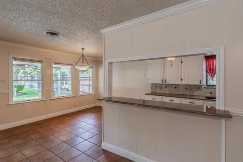 $299,000 | 5828 Westcrest Drive West, Edgecliff Village, TX 76134