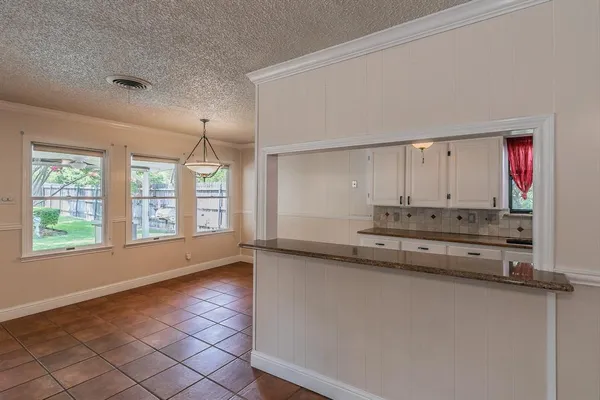 $299,000 | 5828 Westcrest Drive West, Edgecliff Village, TX 76134