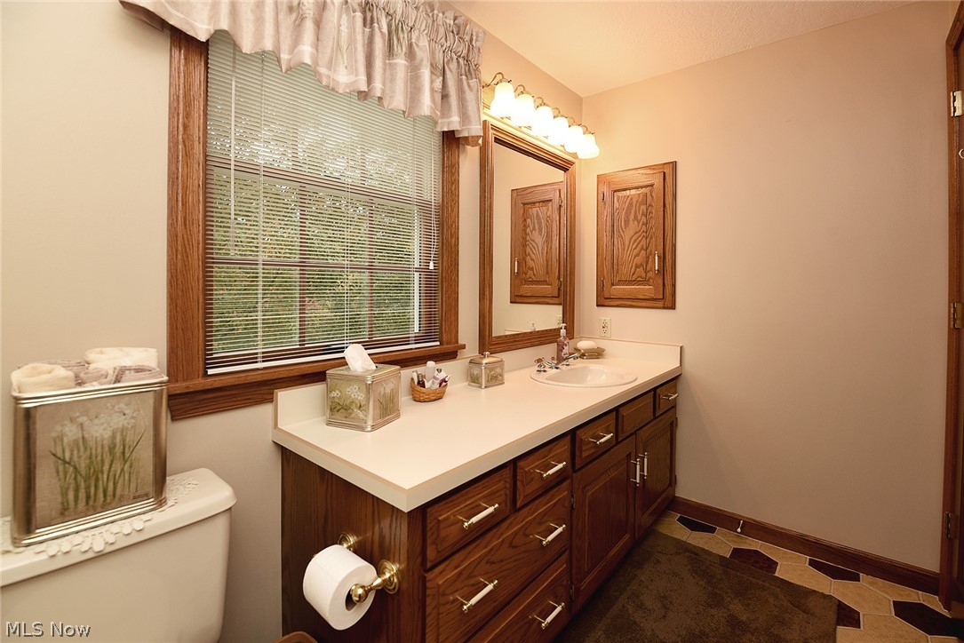 7224 Central Road Northwest Strasburg, OH 44680 - Photo 23 of 33