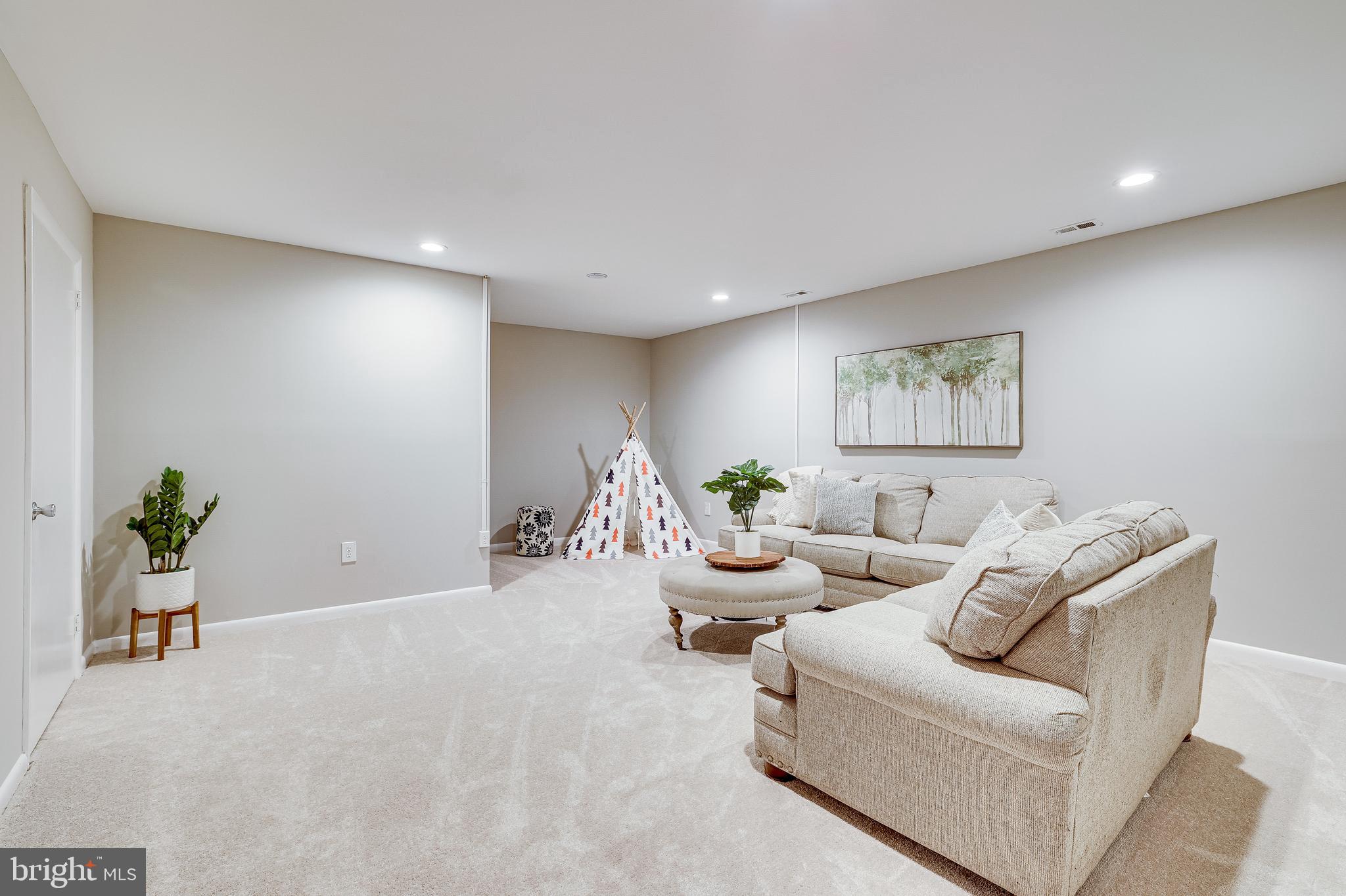 2039 Approach Lane Reston, VA 20191 - Photo 35 of 83 Lower level Recreation room with Recessed lights