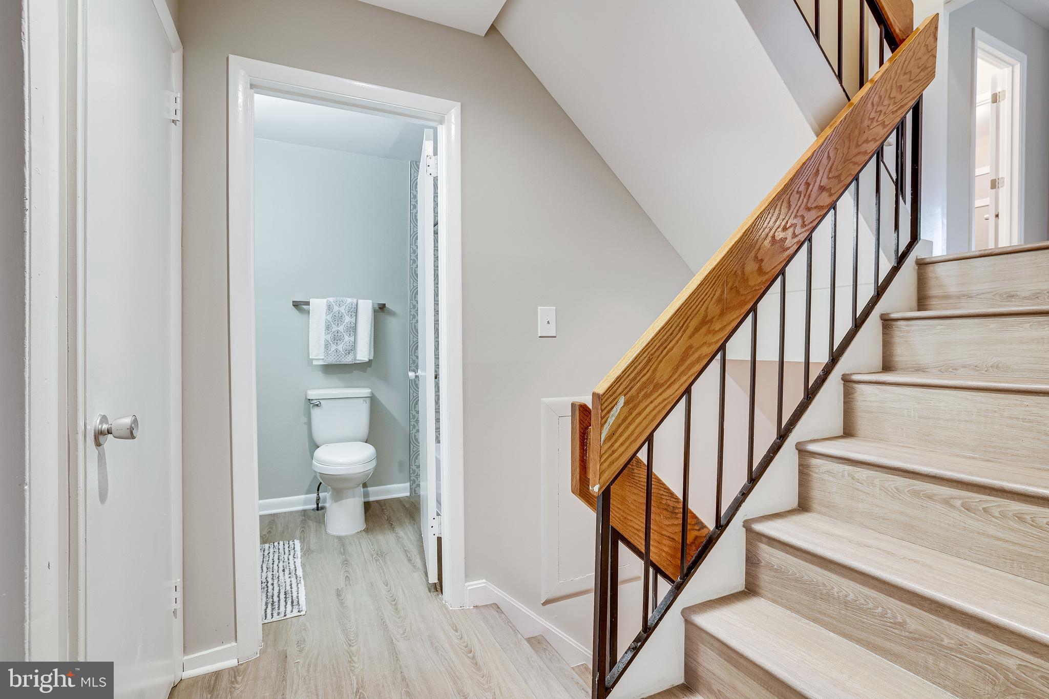 2039 Approach Lane Reston, VA 20191 - Photo 40 of 83 Upper level 1
