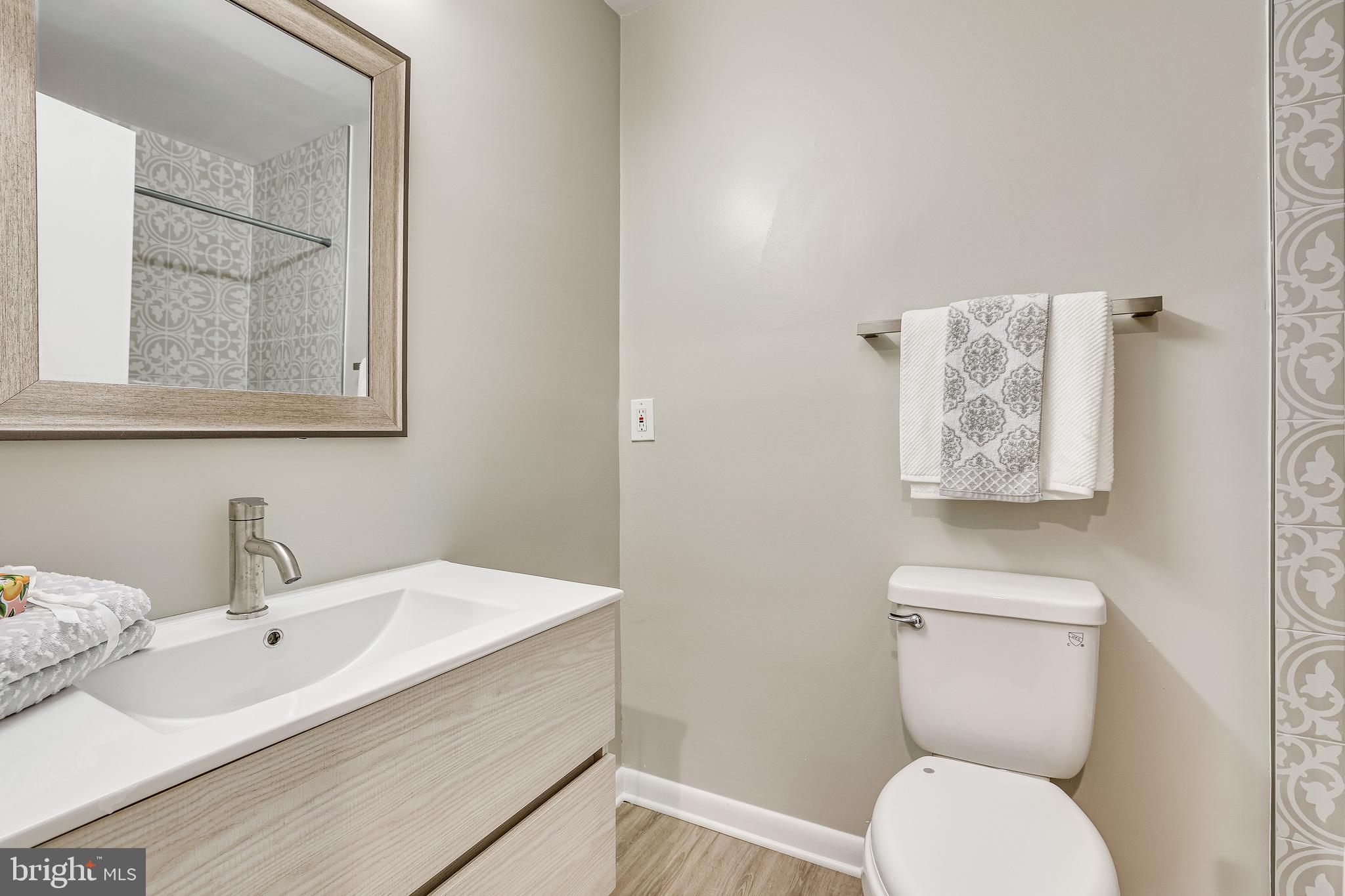 2039 Approach Lane Reston, VA 20191 - Photo 42 of 83 New remodeled Guest Bath