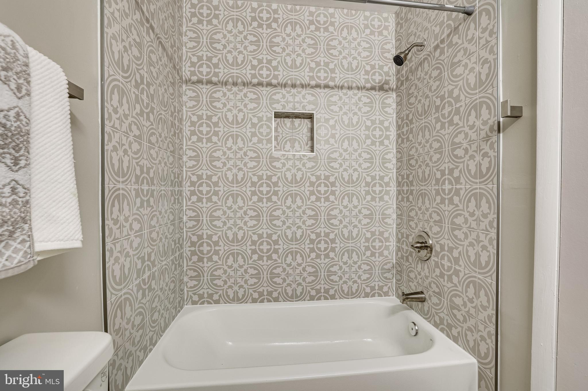 2039 Approach Lane Reston, VA 20191 - Photo 43 of 83 Look at this tile and toiletry nook