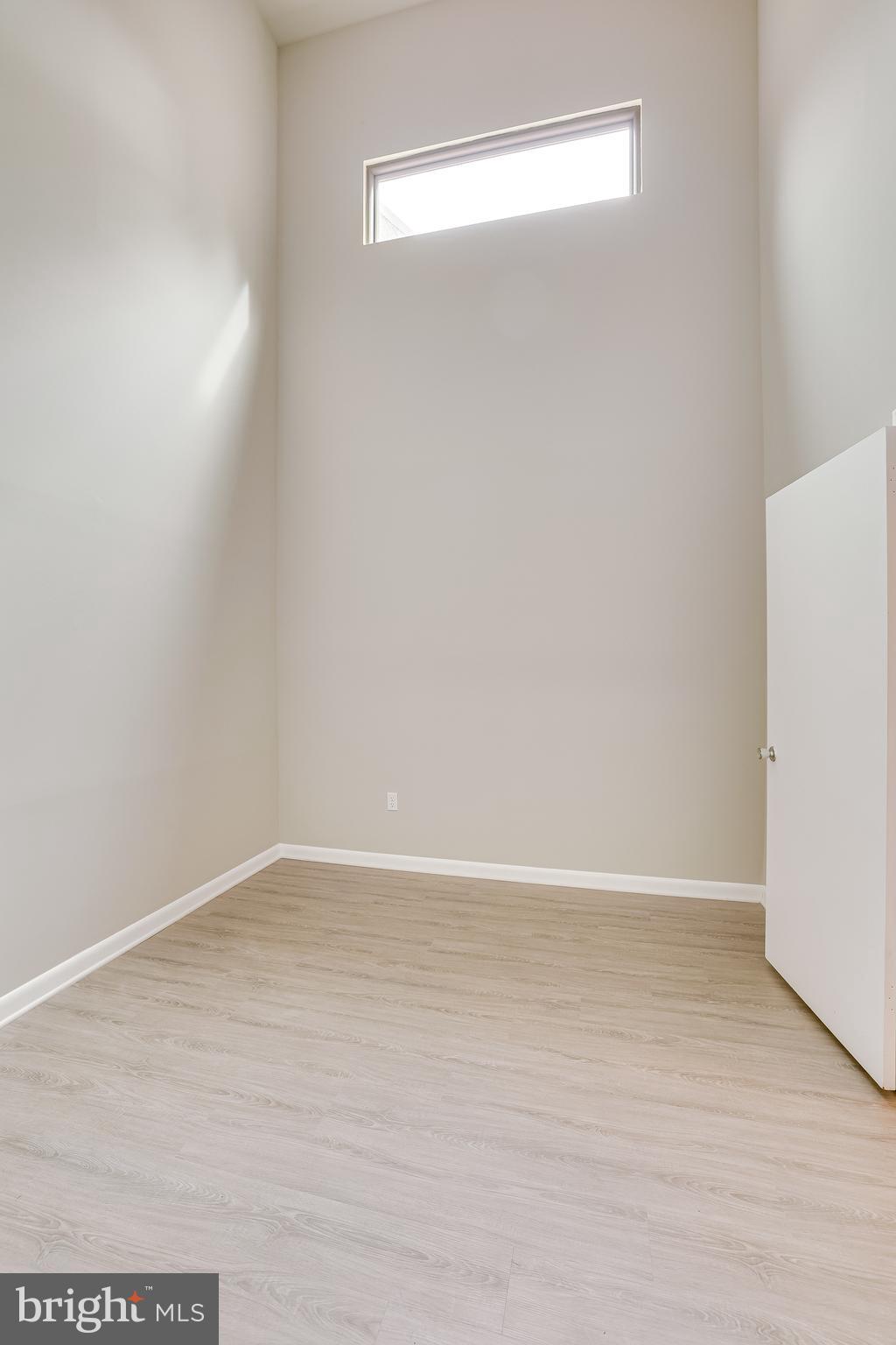2039 Approach Lane Reston, VA 20191 - Photo 60 of 83 attached primary sitting room, den/office etc.