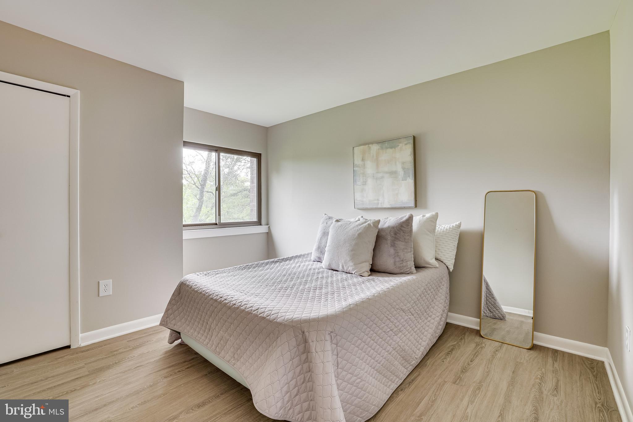 2039 Approach Lane Reston, VA 20191 - Photo 71 of 83 Guest Bedroom 3 on upper level w/private full bath
