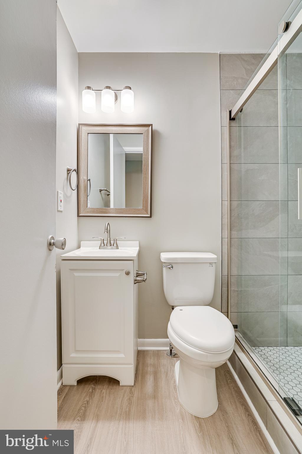 2039 Approach Lane Reston, VA 20191 - Photo 74 of 83 Private full bath on upper level