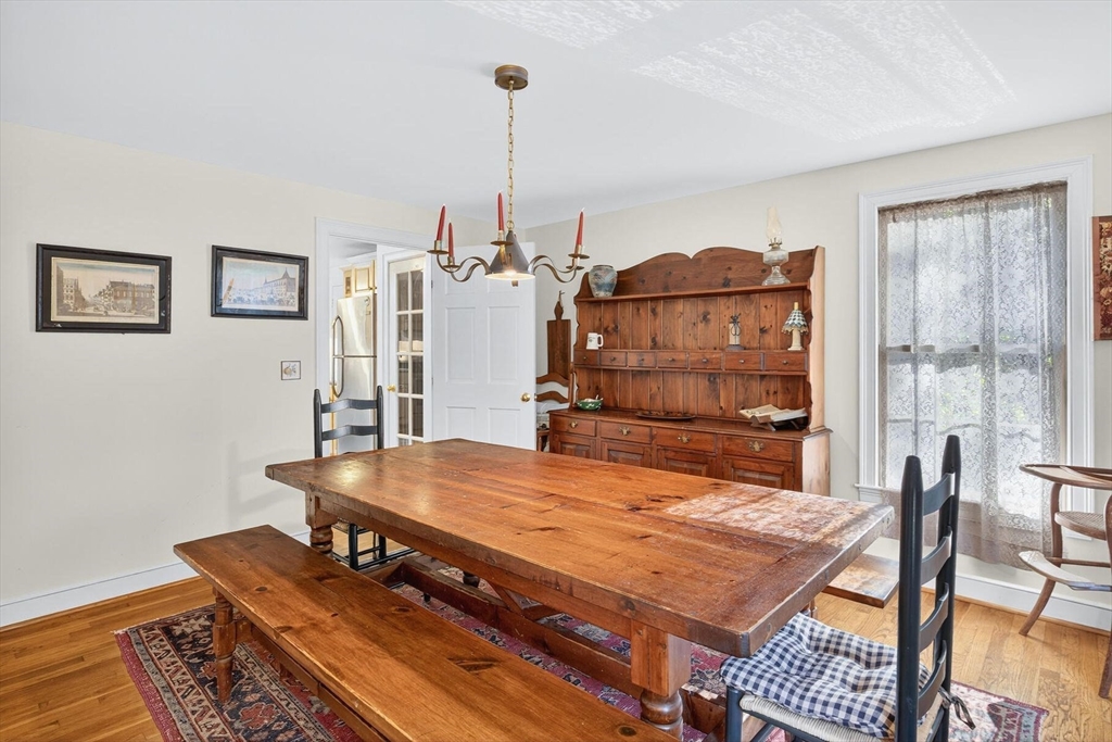36 Tar Kiln Road Orleans, MA 02653 - Photo 19 of 42 a living room with furniture and wooden floor