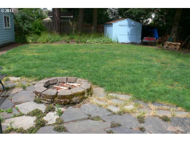 5851 Southwest Burma Road Lake Oswego, OR 97035 - Photo 11 of 12 Gallery Image 11